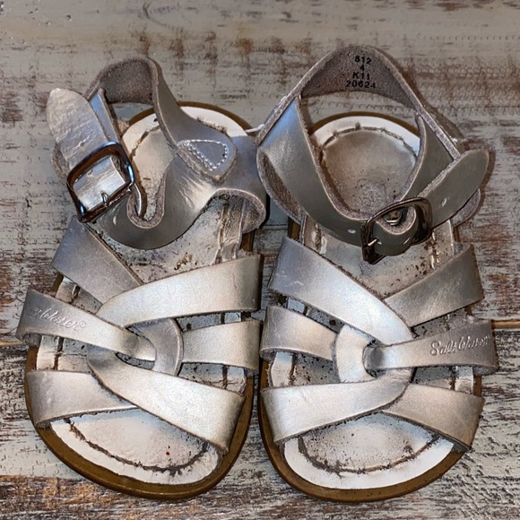 salt water sandals silver